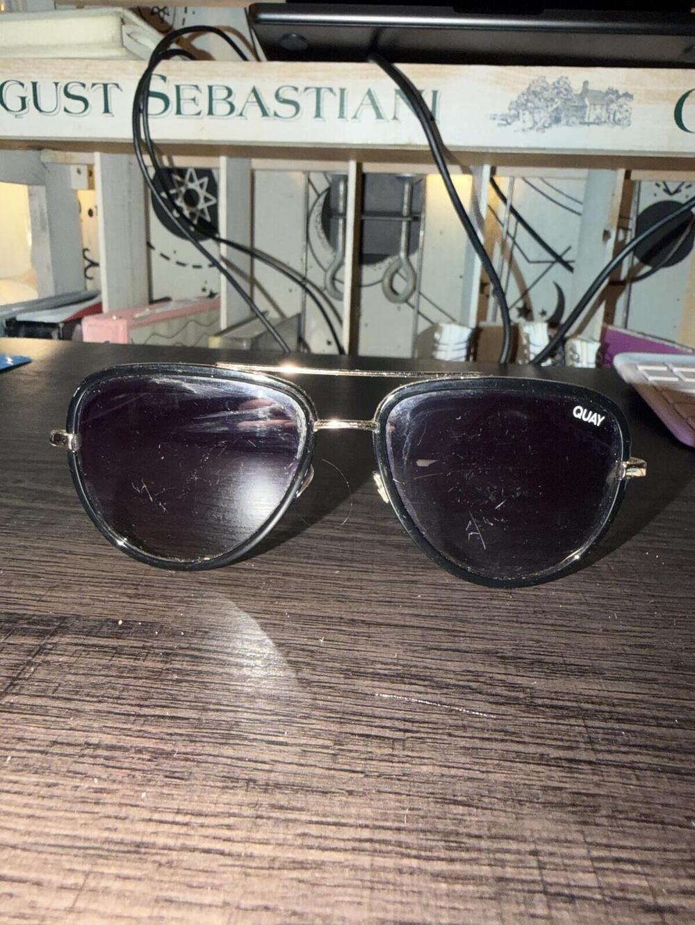 Black and Gold Quay Aviator Sunglasses